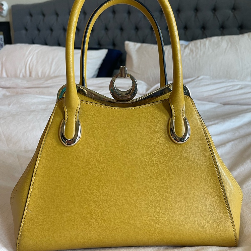 Cromia Yellow Leather Top-Handle Bag with kisslock closure